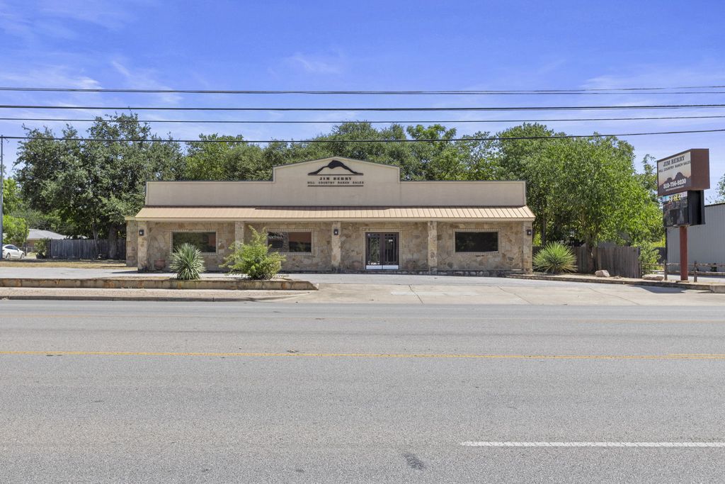 503 S Water Street S, Burnet