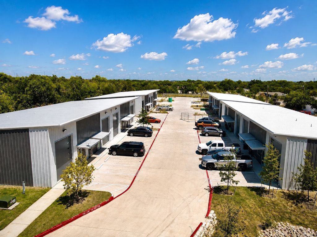 1304 Leander Drive 330, Leander