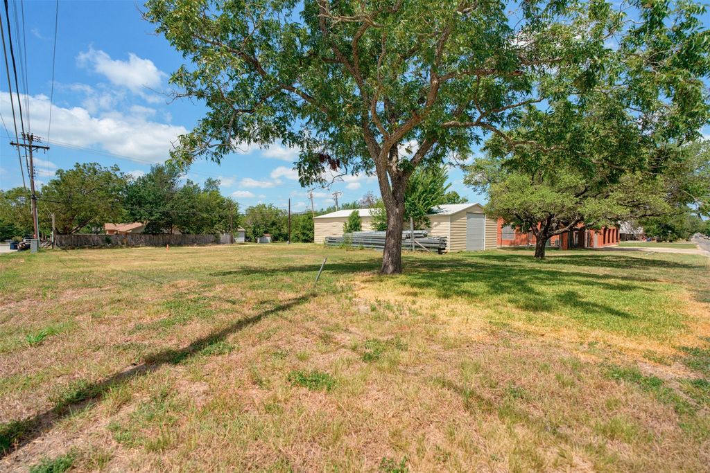 127 E Davilla Avenue, Rockdale