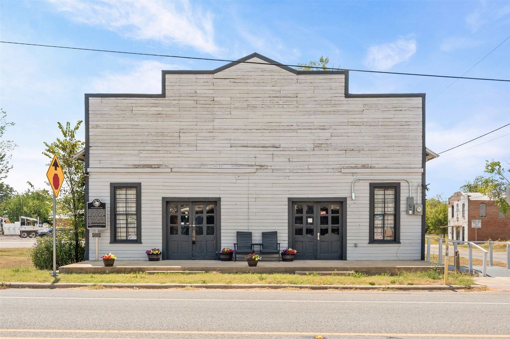413 W Batte Street, Cameron