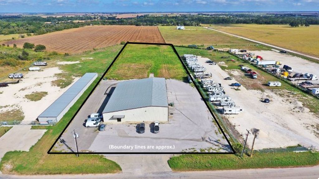 2675 County Road 374, Taylor
