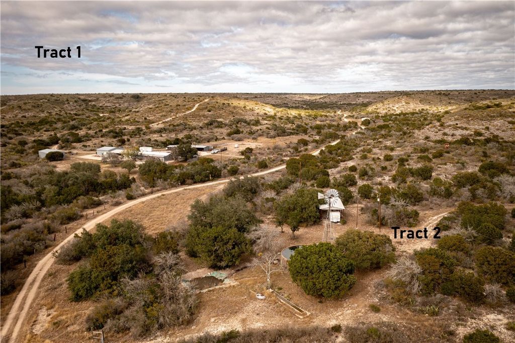 000 Leona Ranch Road, Brackettville