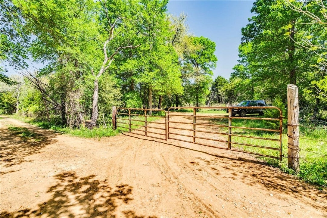 Photo of Listing #8835715