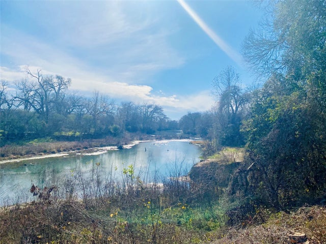 Seguin Homes for Sale on Guadalupe River in the Zipcode of 78155