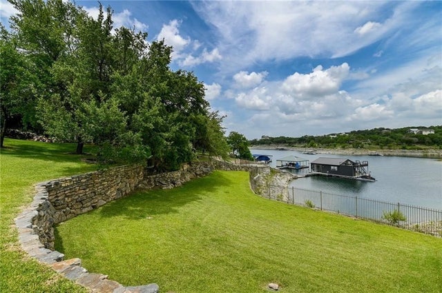 909 Brooks Hollow Road, Lakeway