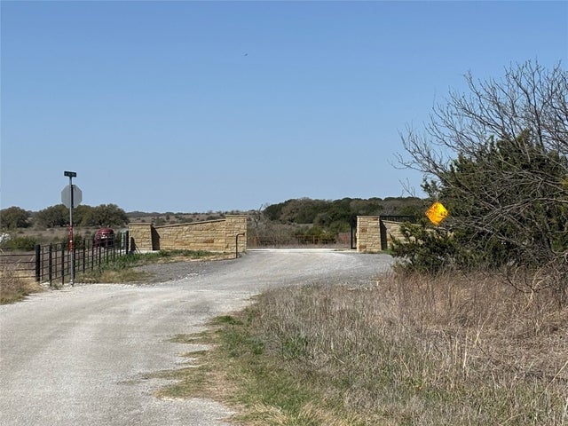 108 Live Oak Mott Drive, Goldthwaite