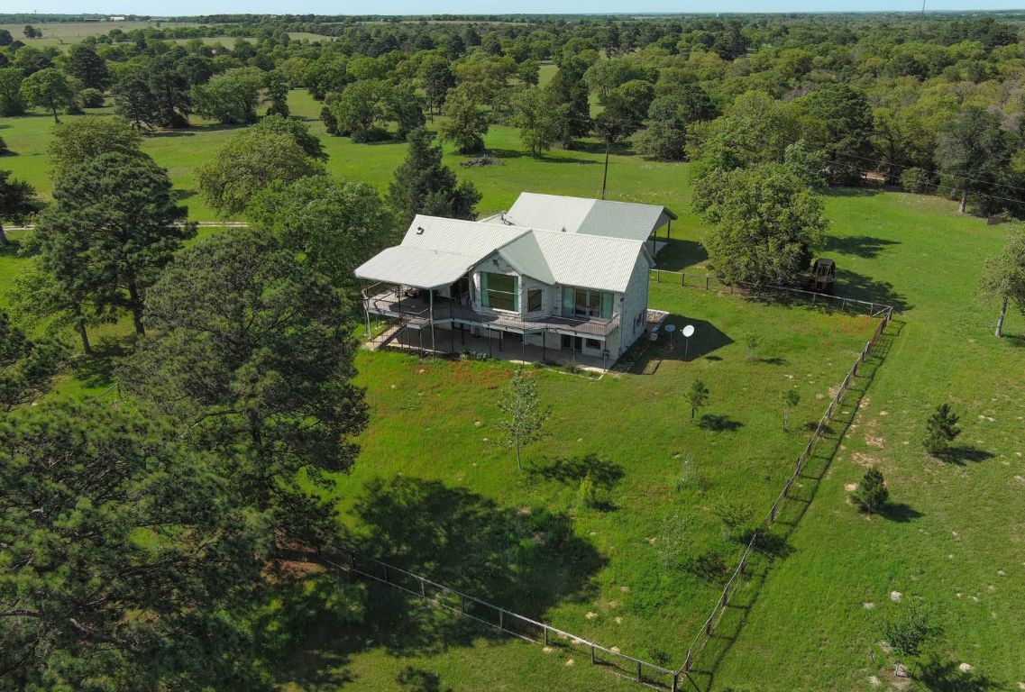 Photo of Listing #3852066