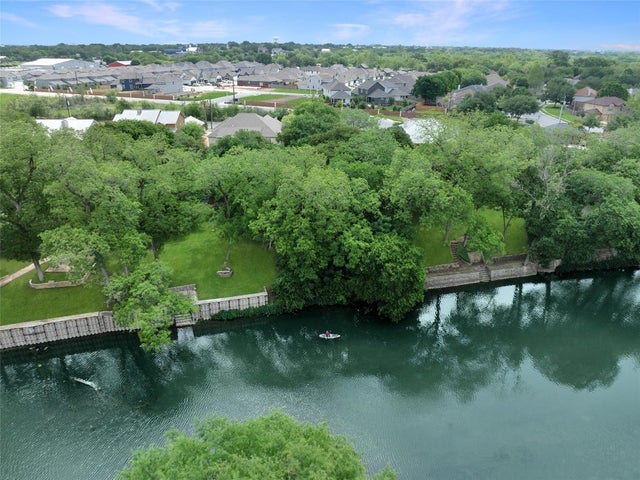 MLS #7673091 for Sale at 1049 River Ter, on Guadalupe River in the city of New Braunfels, 78130