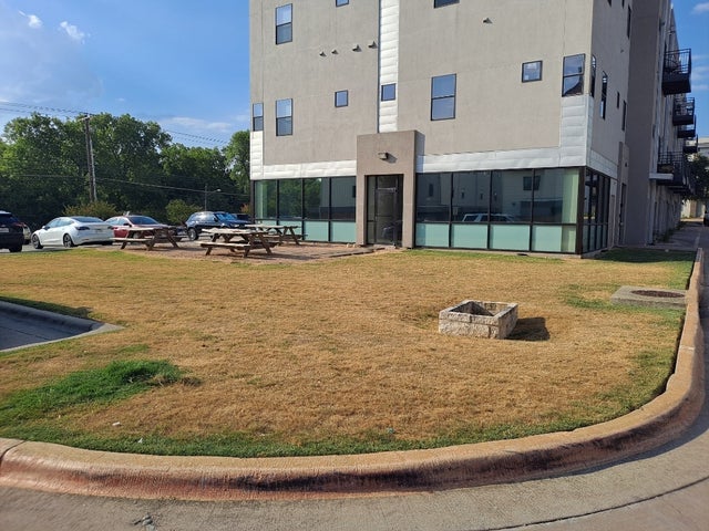 6000 S Congress Avenue Courtyard, Austin