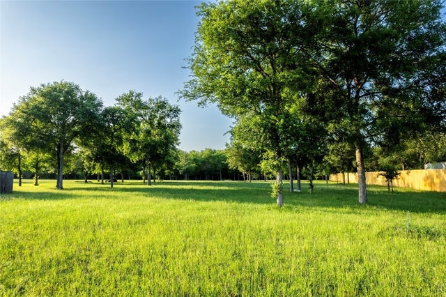 112 Creekwood Trail, Cedar Creek