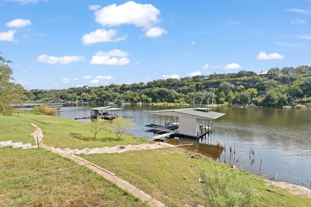 1517 Likeness Road, Spicewood