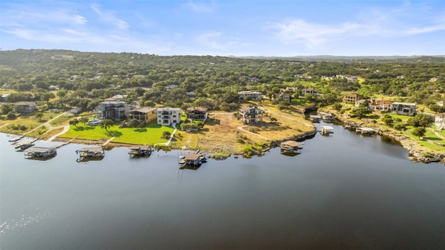 3006 Point Cove, Lago Vista