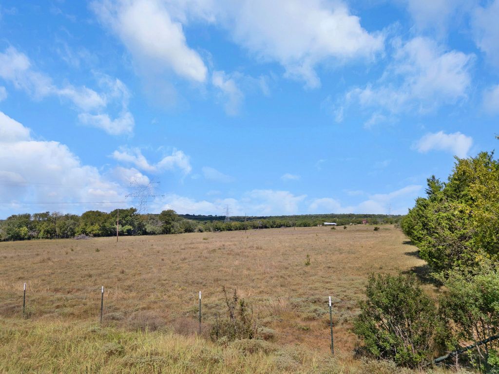 12436 County Road 2200, Lometa
