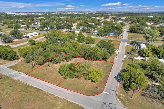 301 E Boyce Street, Manor