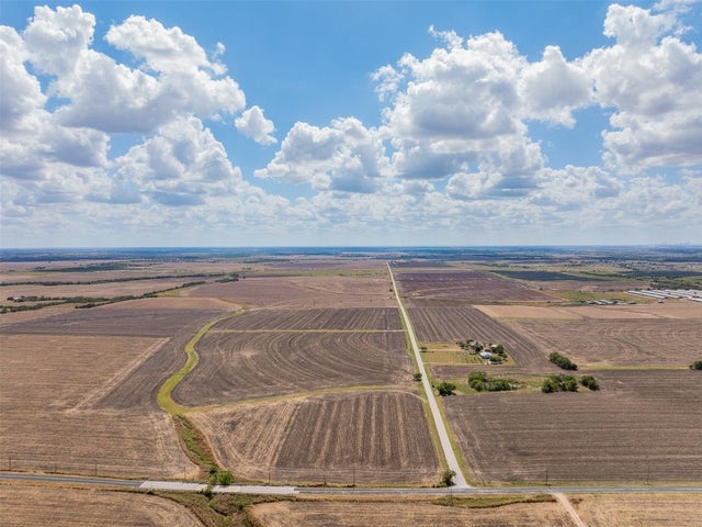 000 Wells Lane, Manor