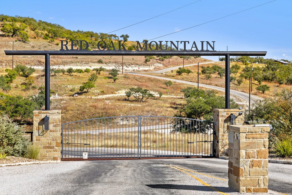 41 Moon Beam Court, Blanco