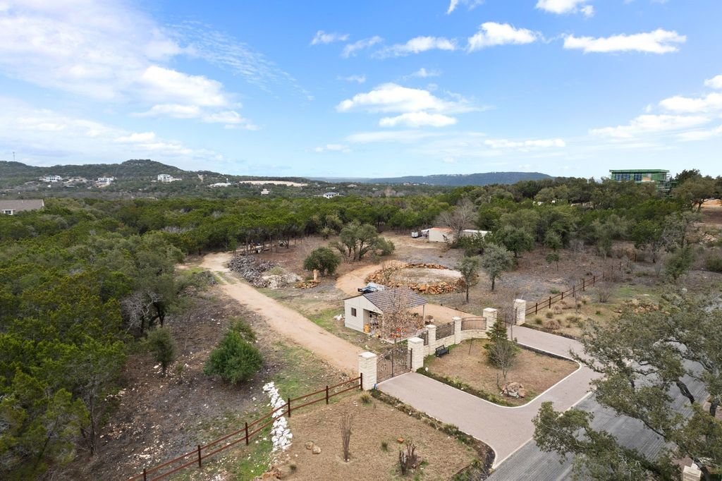 15900 Booth Circle, Volente