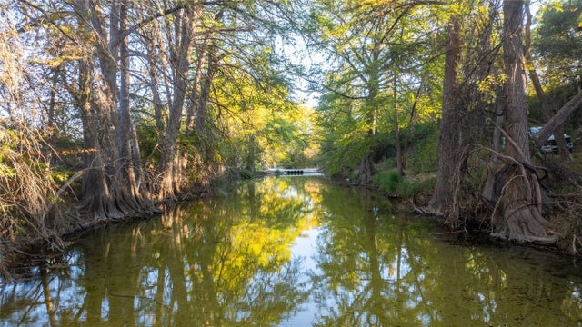 358 Cornelius Road, Utopia