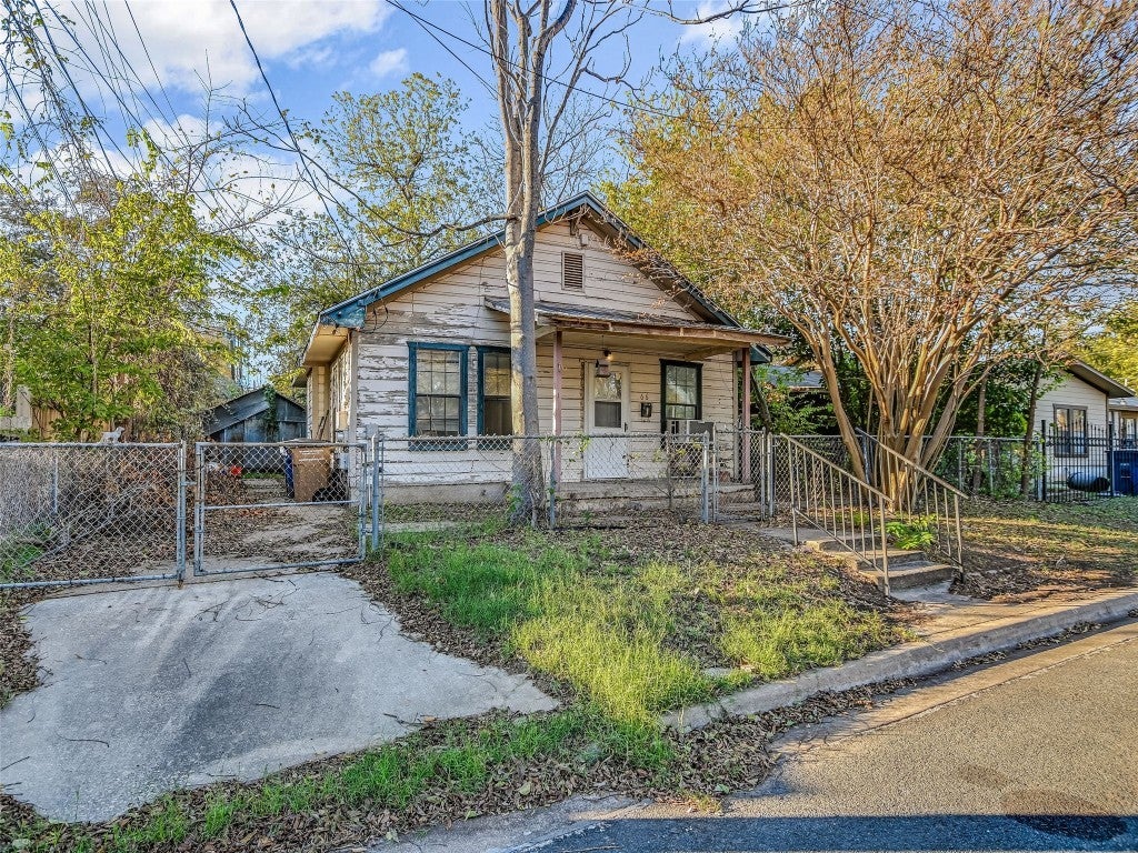 66 Cross Street, Austin