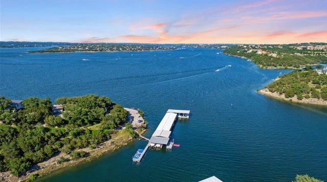 2107 Chisholm Trail, Spicewood