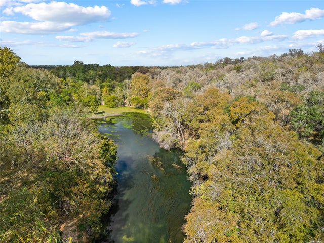 Land / Farm Real Estate for Sale located in the neighborhood of River Vistas, on Guadalupe River in the city of Seguin, TX