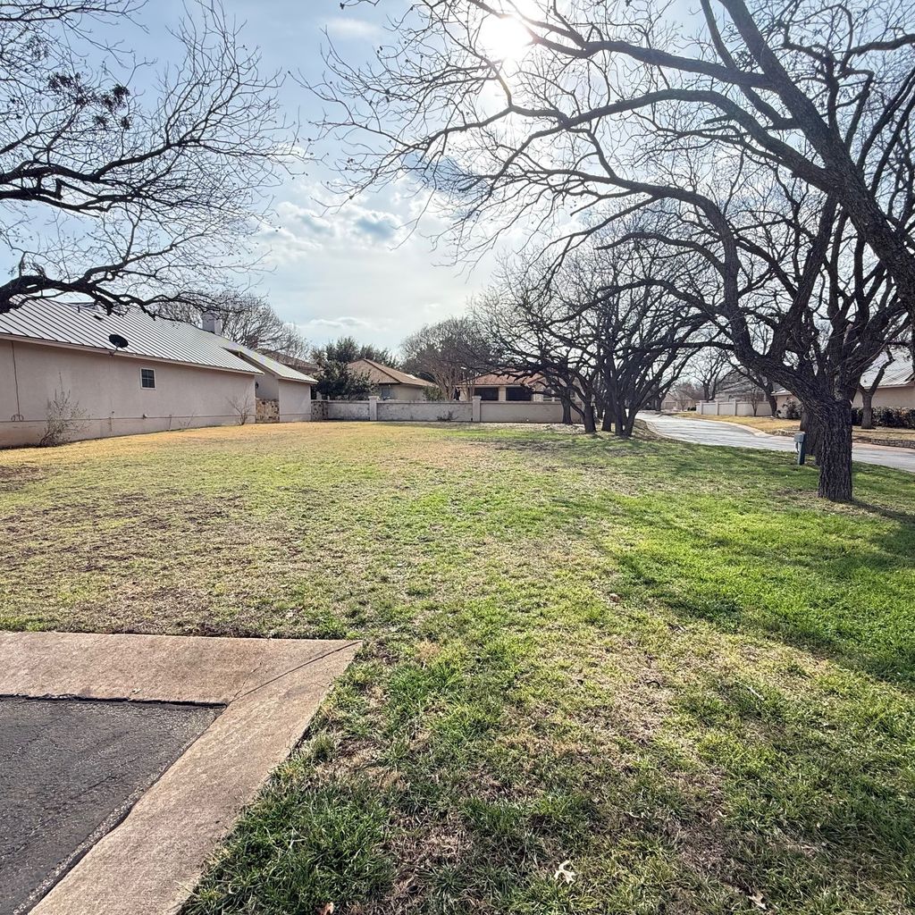 101 Menard Court, Horseshoe Bay