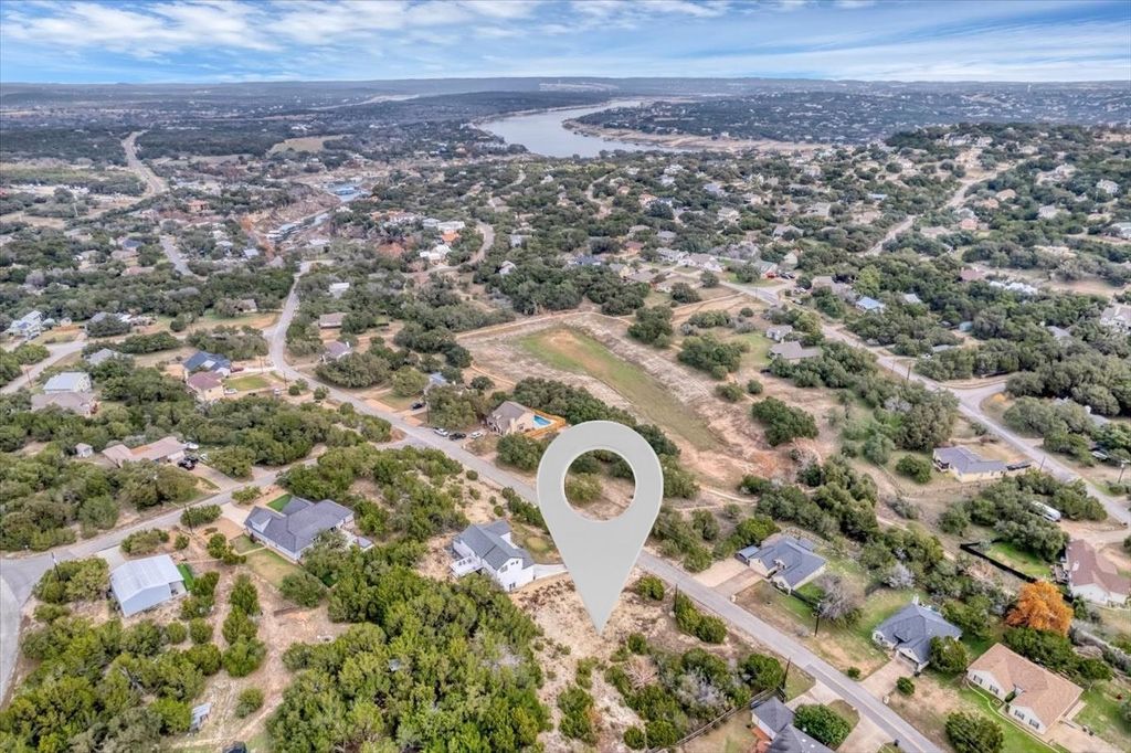 312 Alloway Drive, Spicewood