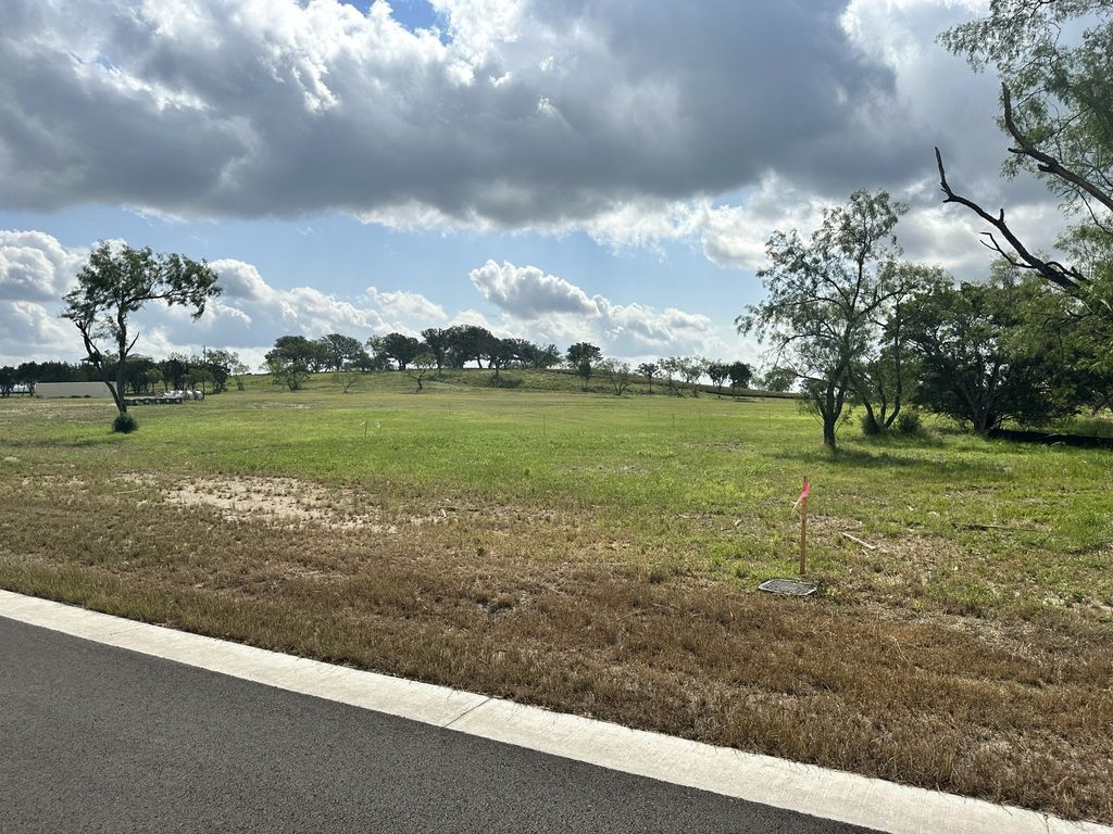 163 Landings Way, Spicewood