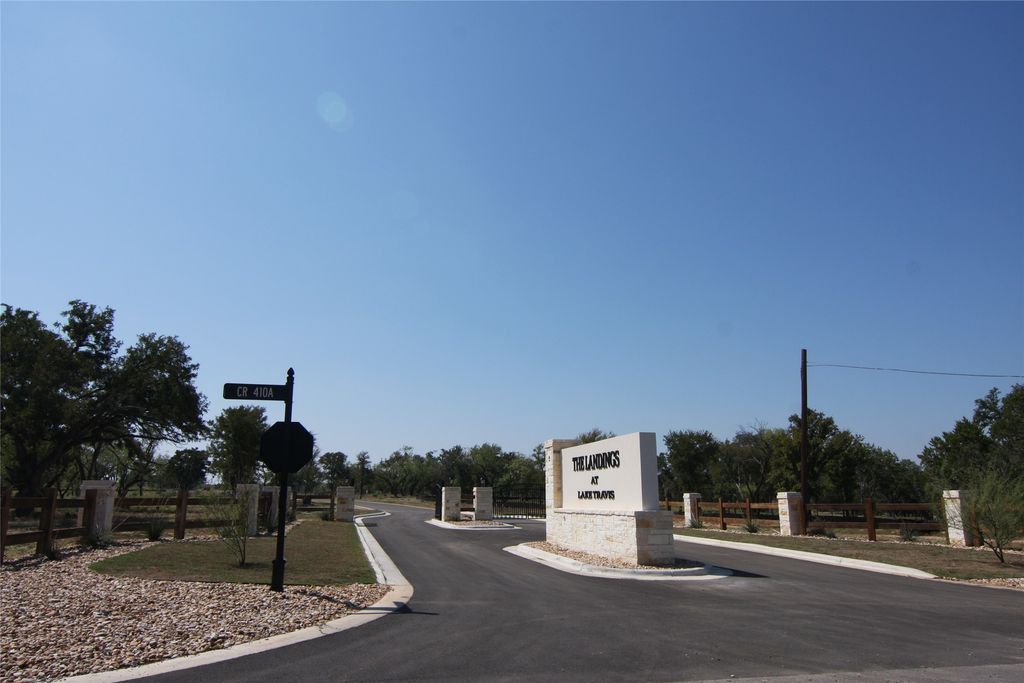 Cr 421 Road, Spicewood