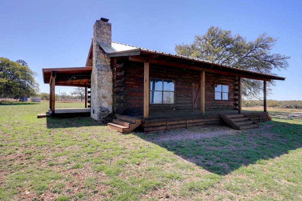 2803 Zenner Ahrens Road, Fredericksburg