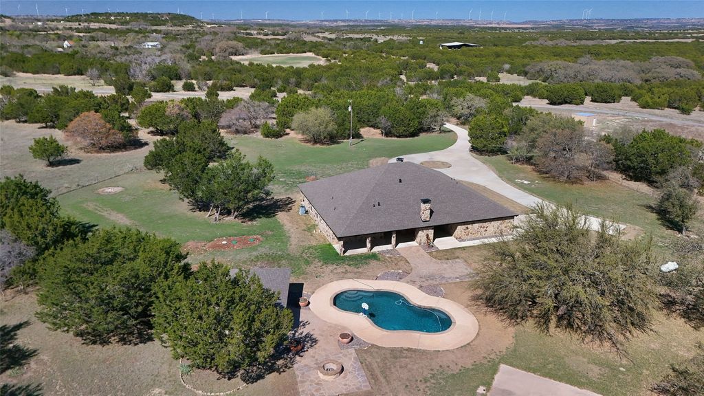 1832 County Road 2699, Lometa