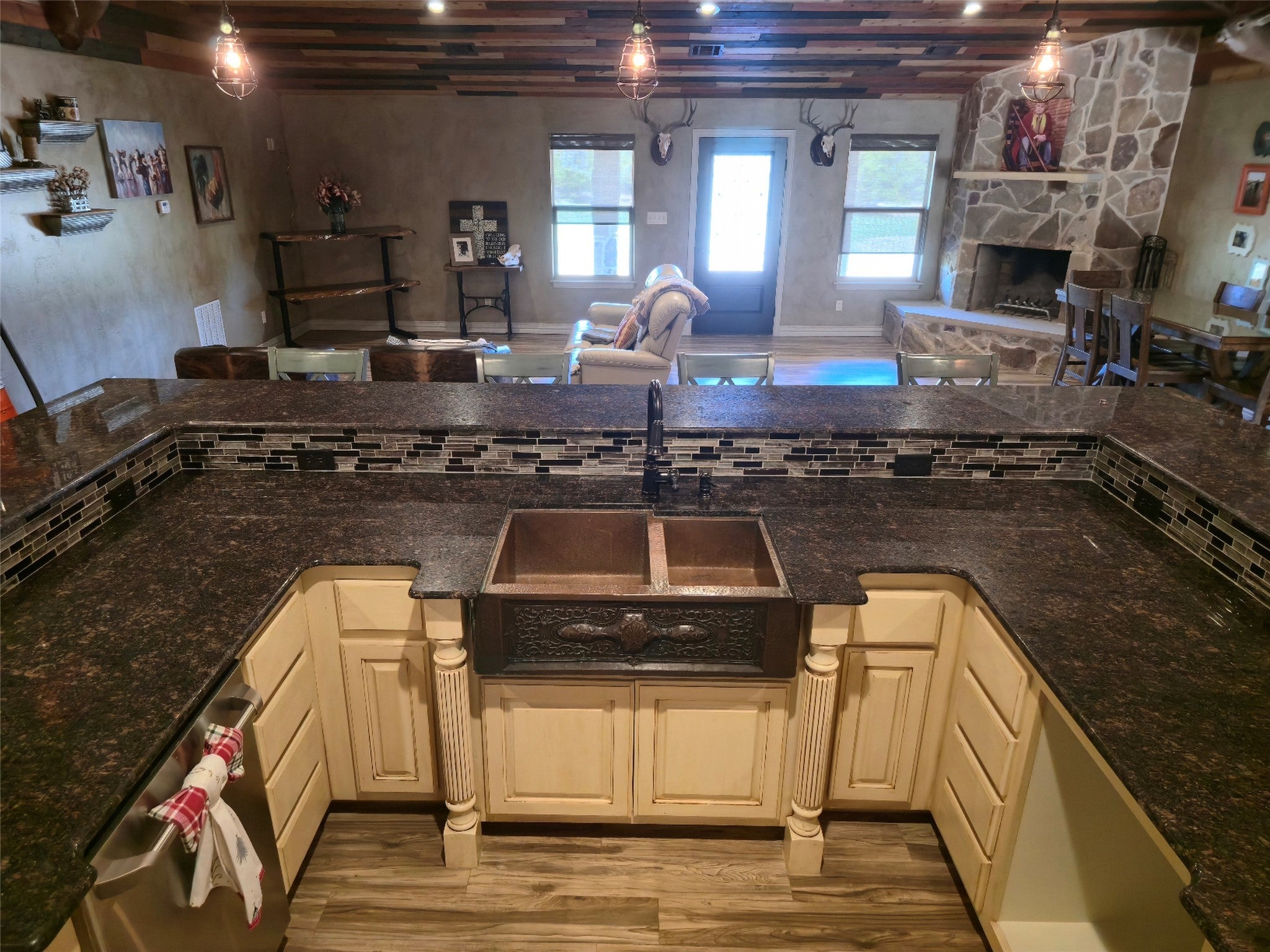 Photo of Listing #9977366