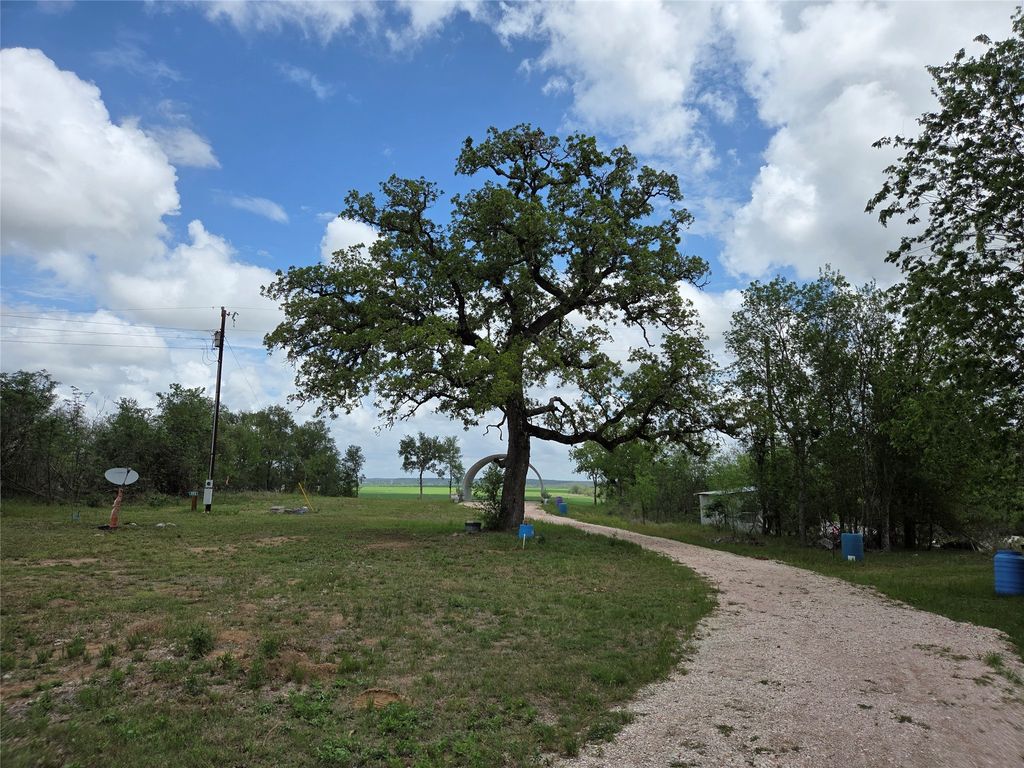 993 Highway 304, Bastrop