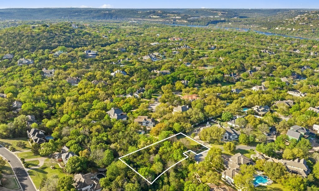 Photo of Listing #3658136