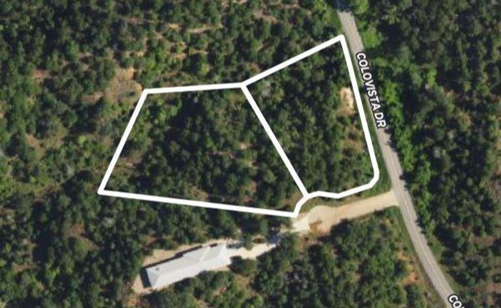 102 & 104 Crown Point Circle, Bastrop