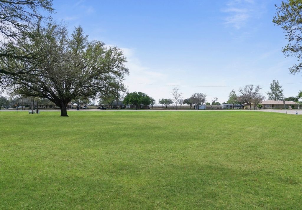 1900 Chukar Street, Floresville