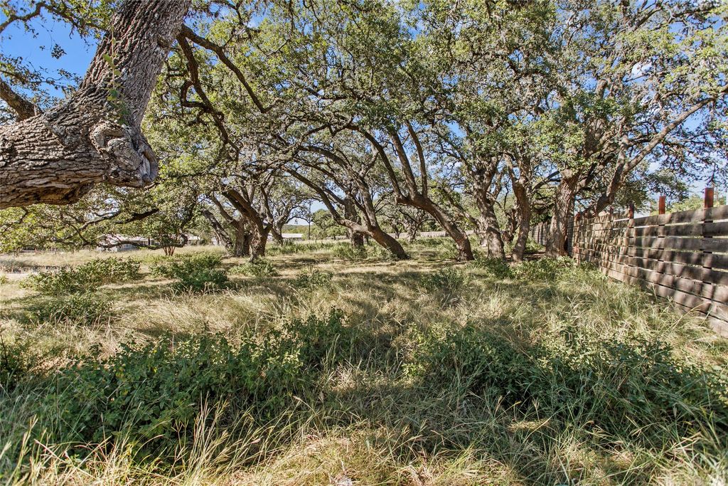 1400 Greenlawn Parkway, Blanco