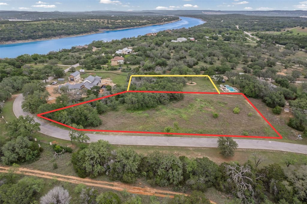 1449 Las Entradas Drive, Spicewood