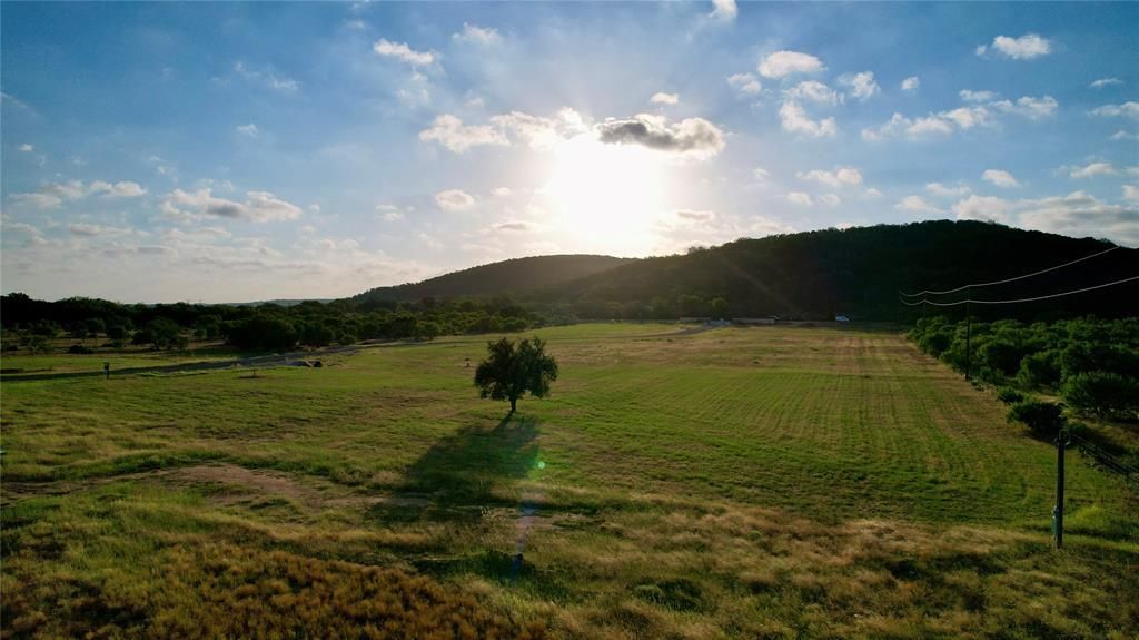 125 Lone Oak Drive, Burnet