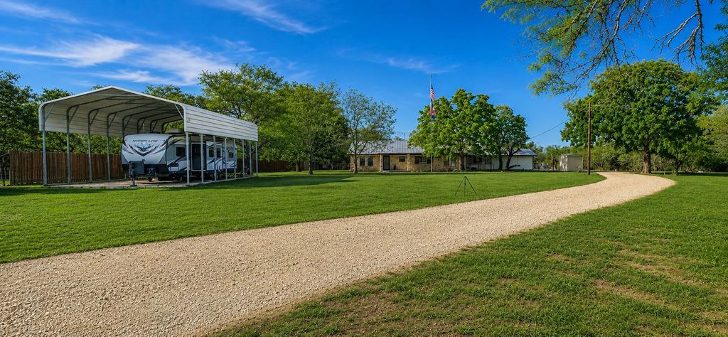986 Shiloh Road, Bastrop
