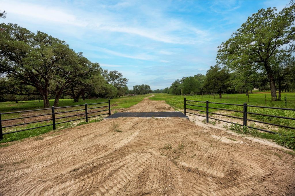 2570 Burke Road, Flatonia