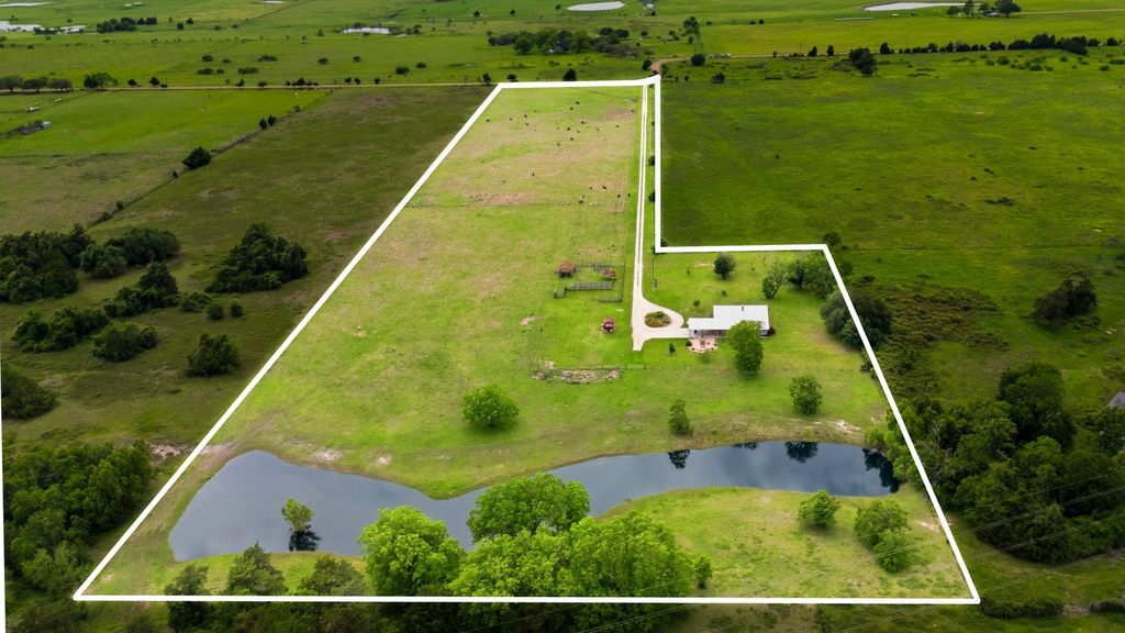 7835 Berger Road, Schulenburg