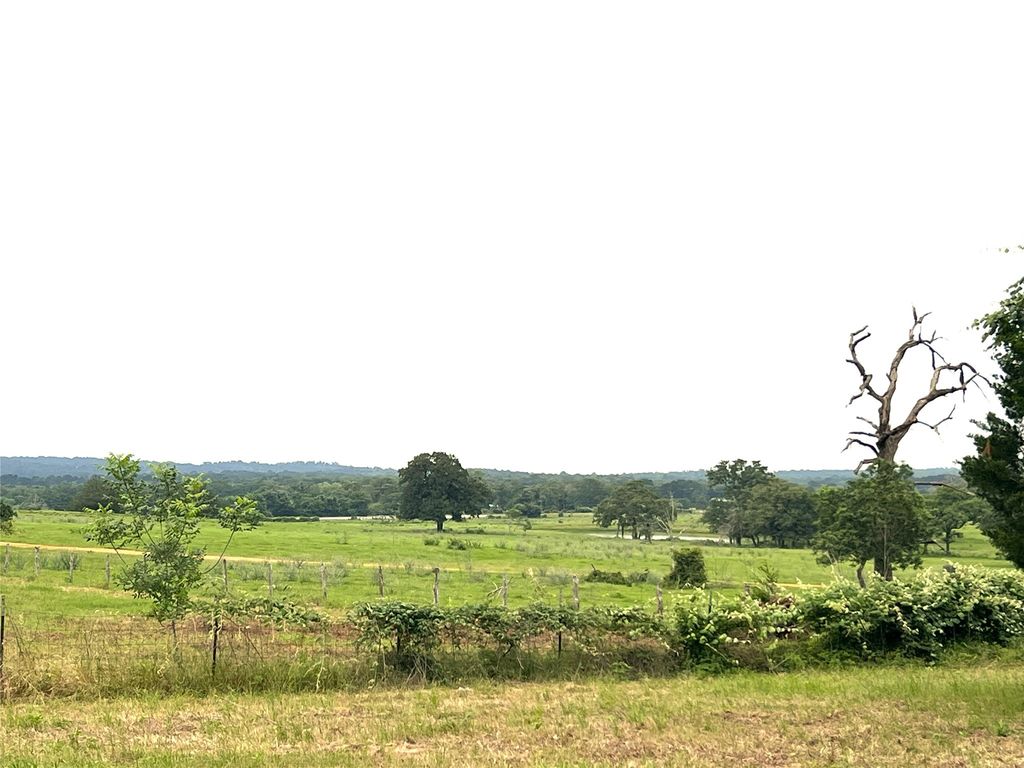 160 Rosanky Cattle Company Road, Smithville