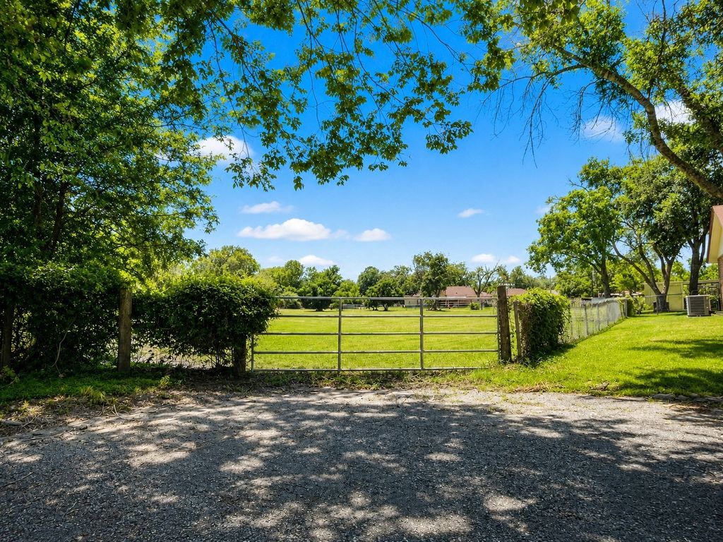 Tbd S Knox Avenue, Giddings