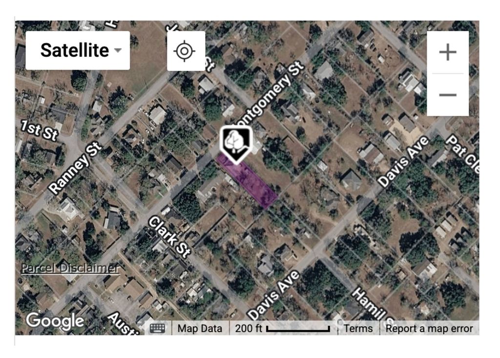 311 Montgomery Street, Yoakum