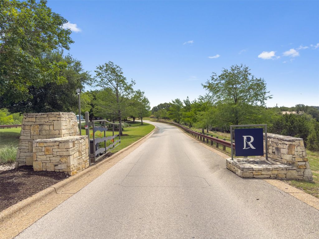 1716 Knights Chance Lane, Spicewood