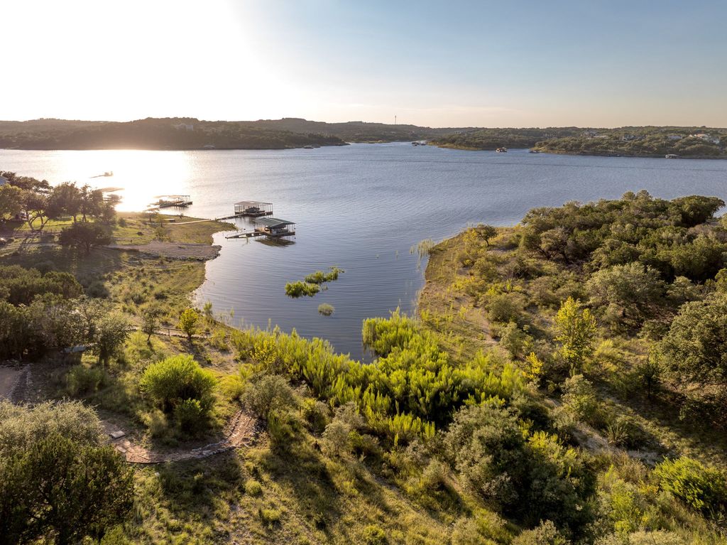 160 Lakefront Drive, Point Venture
