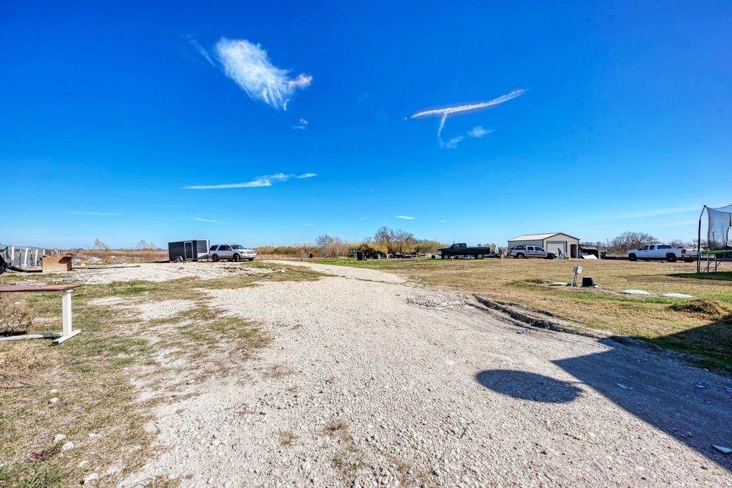 20113 Maynard Court, Coupland