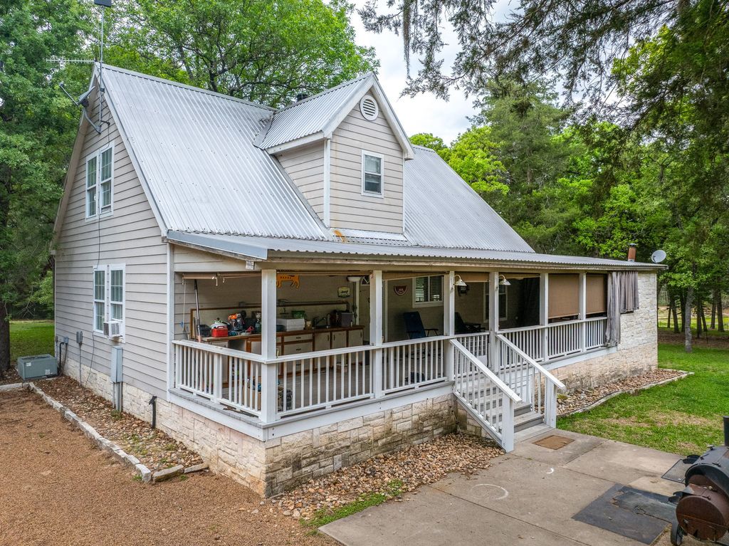 1055 Beech Crest Dr Drive, New Ulm