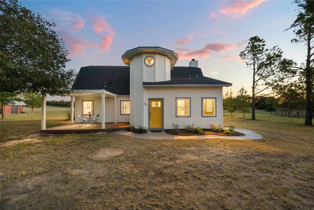 245 Country Lane, McDade